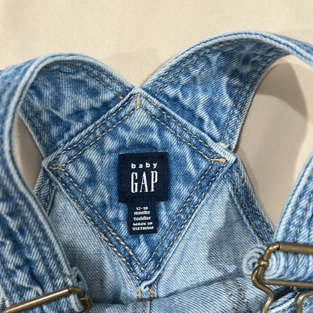 Baby gap overalls - Picture 3 of 3